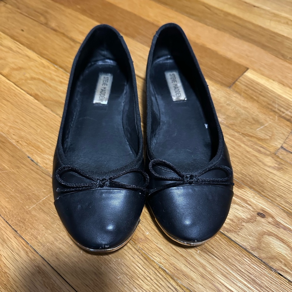 Steve Madden Black Leather Flats